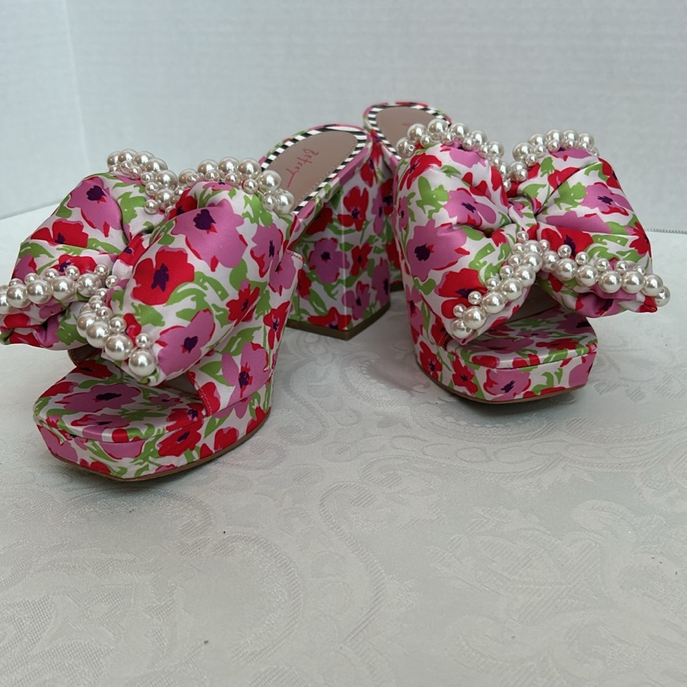 Betsy Johnson Maccie platform shoes size 8.5